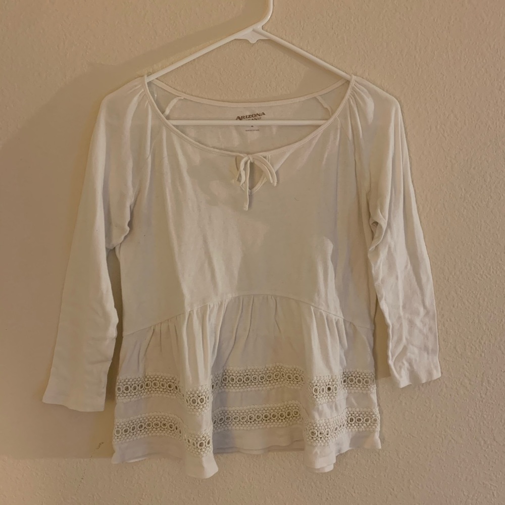 White 3/4 sleeve babydoll top w/ keyhole
